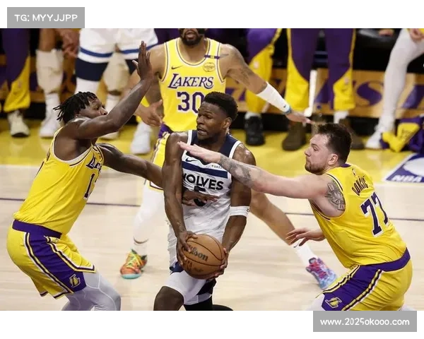 雷迪克盛赞湖人团队凝聚力 称为里夫斯精彩发挥倍感自豪 雷迪克盛赞湖人团队凝聚力 称为里夫斯精彩发挥倍感自豪