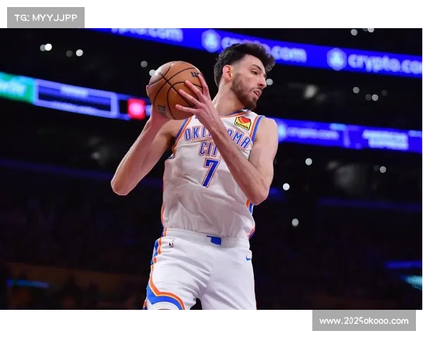 霍姆格伦内线攻防牵制,为雷霆外线创造空间 霍姆格伦内线攻防牵制,为雷霆外线创造空间